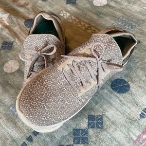 Sketchers Arch fit flex size 9